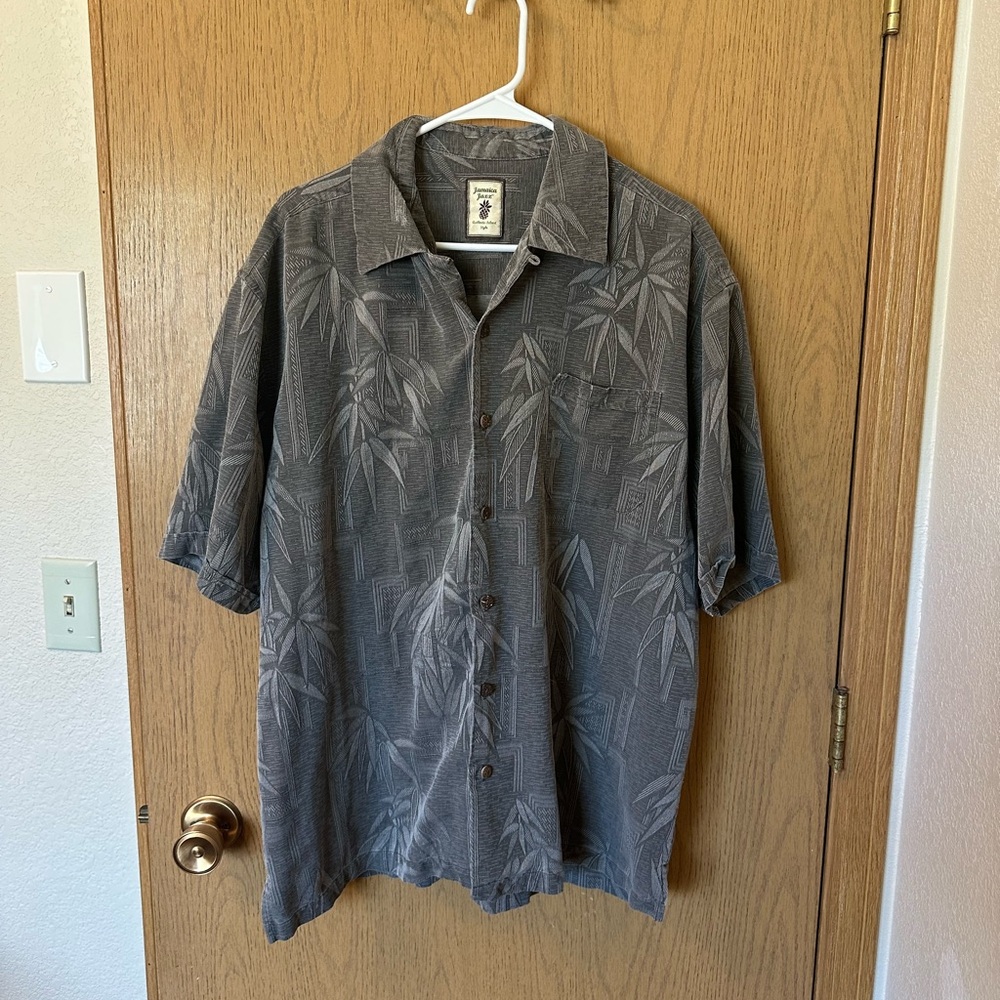 Jamaica Jaxx Gray Button Down Shirt